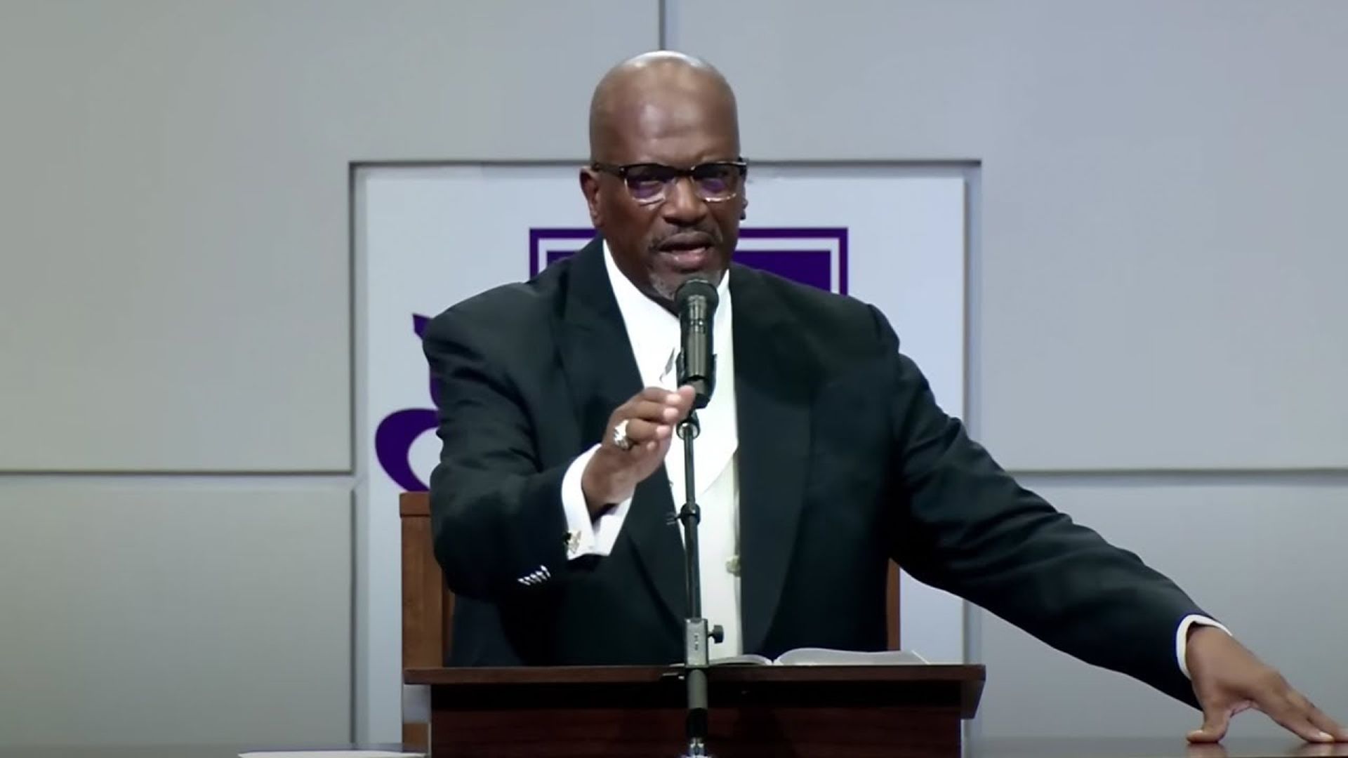 Handling God's Dark Room, Pt 1 (Genesis 7:1-16) - Rev. Terry K.  Anderson